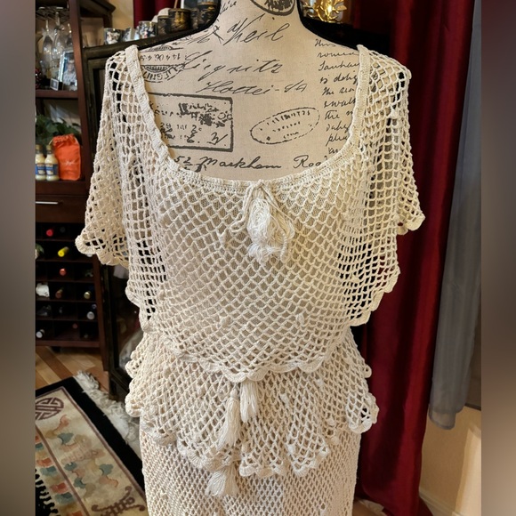 Vintage Veloso’s Gift Shop Philippines Crocheted 2 Piece Top and Skirt Set - Picture 3 of 7